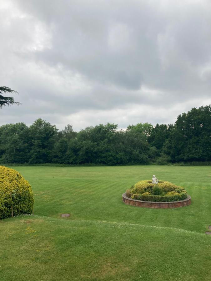 The Manor At Bickley Hotel Bromley Bagian luar foto