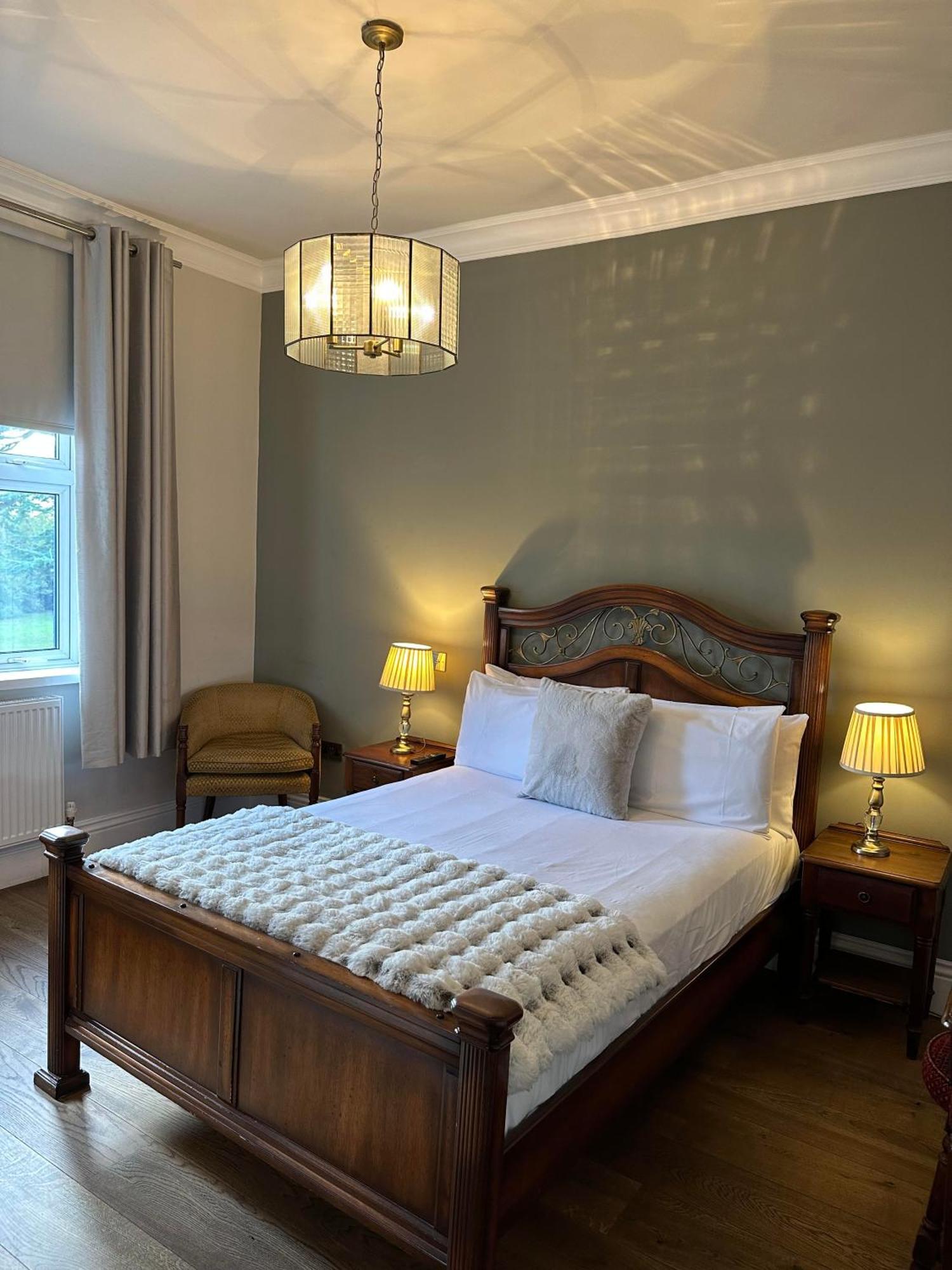 The Manor At Bickley Hotel Bromley Bagian luar foto