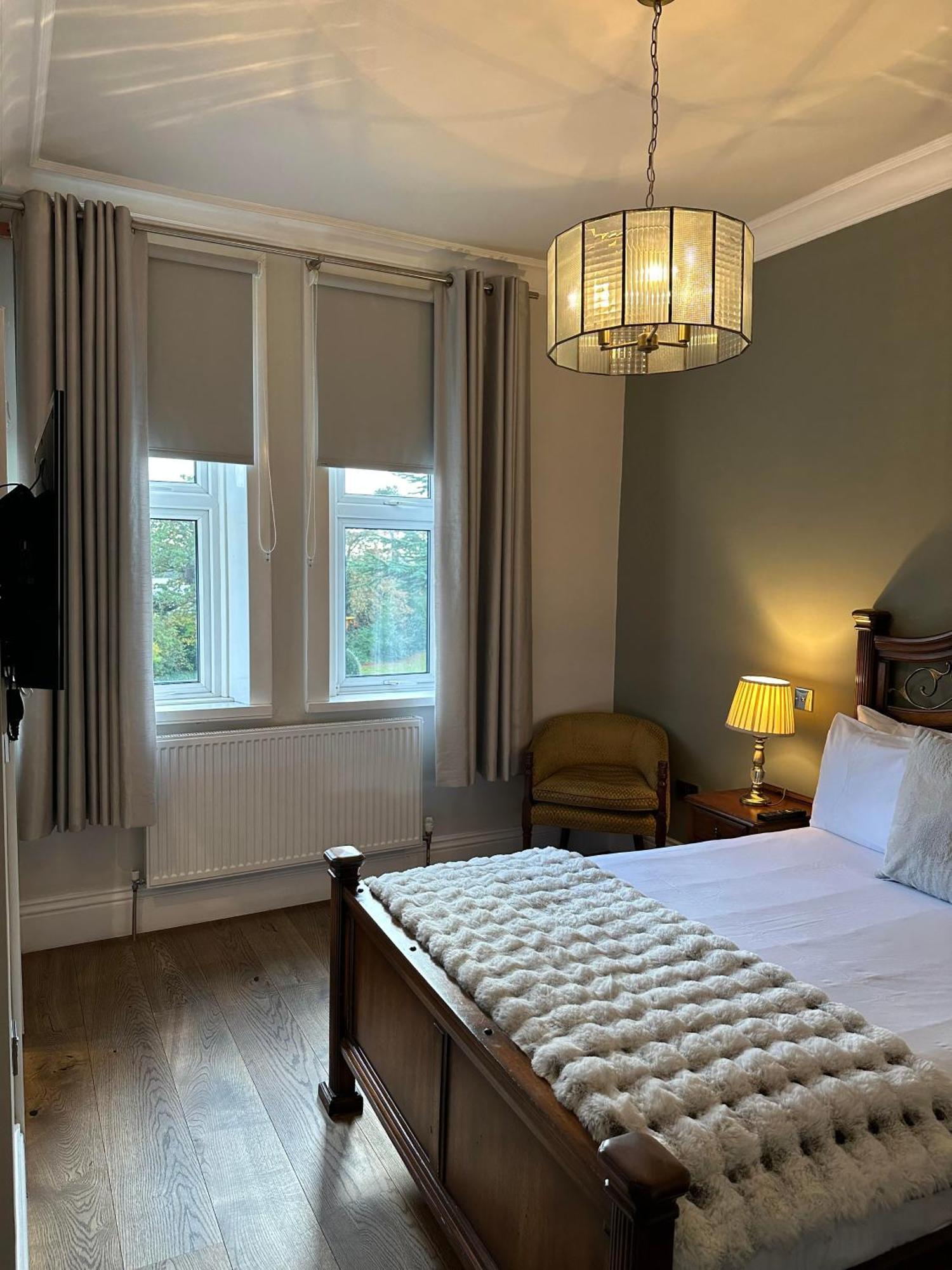 The Manor At Bickley Hotel Bromley Bagian luar foto