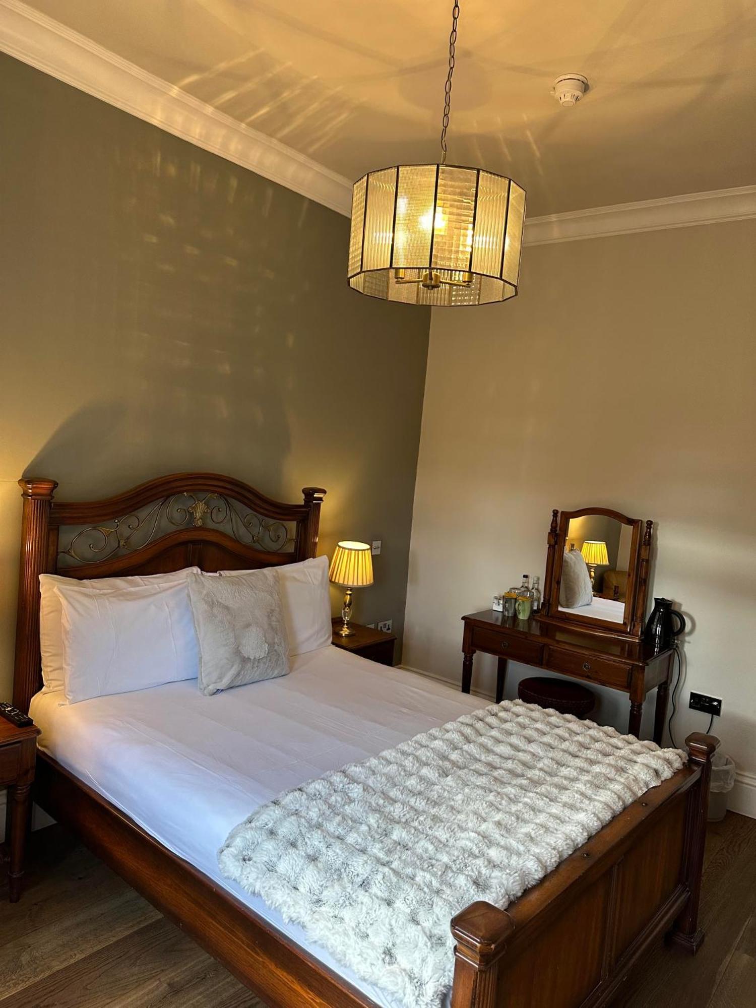 The Manor At Bickley Hotel Bromley Bagian luar foto