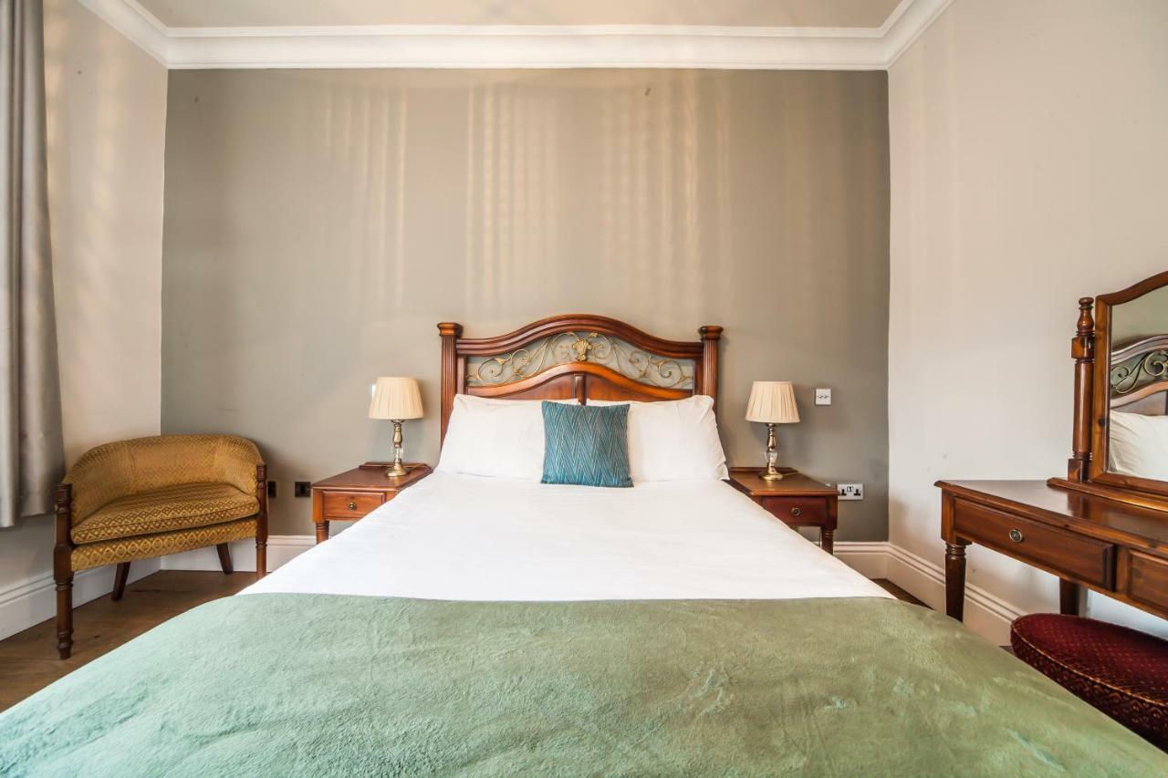 The Manor At Bickley Hotel Bromley Bagian luar foto